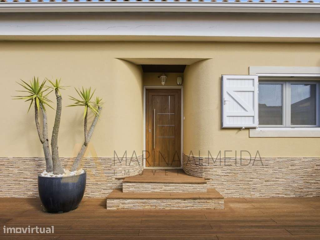 Moradia Térrea T3 geminada com aproveitamento de sótão, piscina, es... - Grande imagem: 2/30