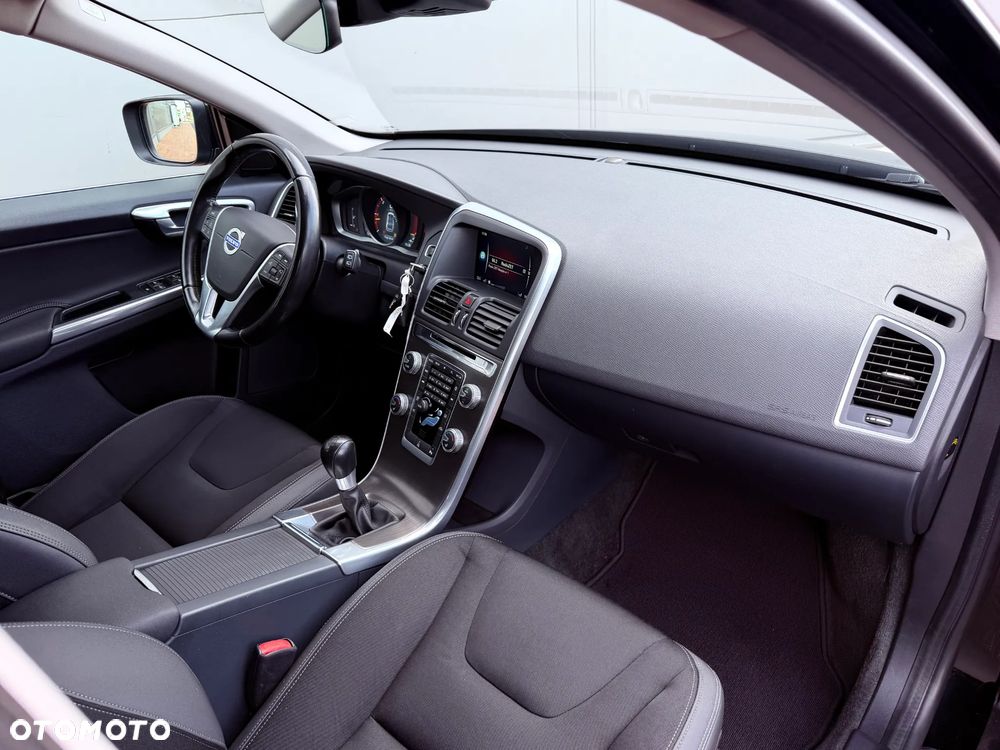 Volvo XC 60 D3 Momentum - 27