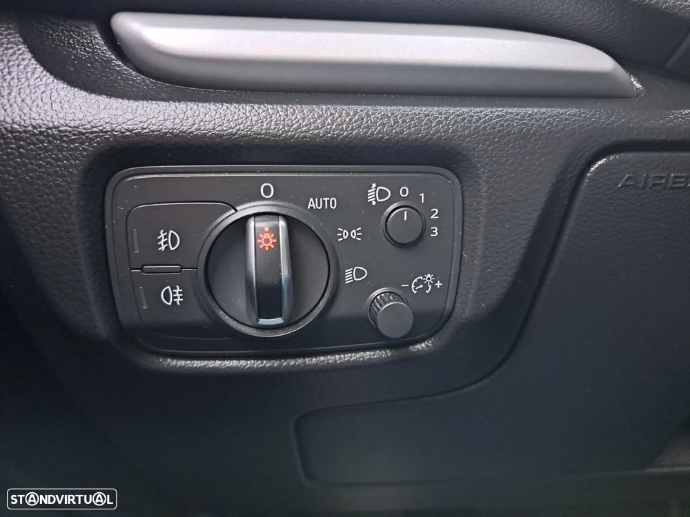 Audi A3 Sportback 1.6 TDI Attraction - 14