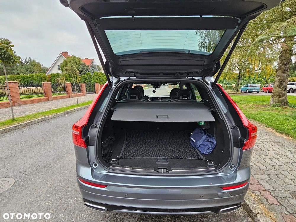 Volvo XC 60 T5 GPF AWD R-Design - 22