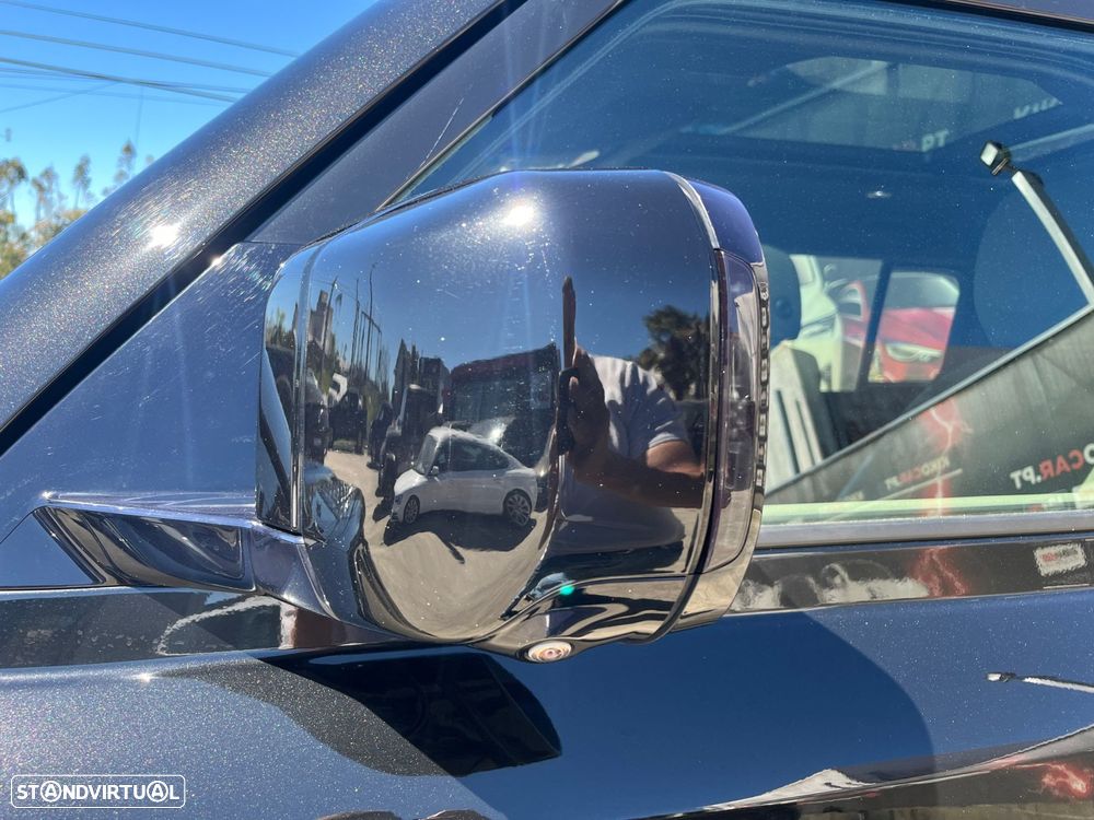 Land Rover Defender 2.0 P400e 110 AWD SE - 11