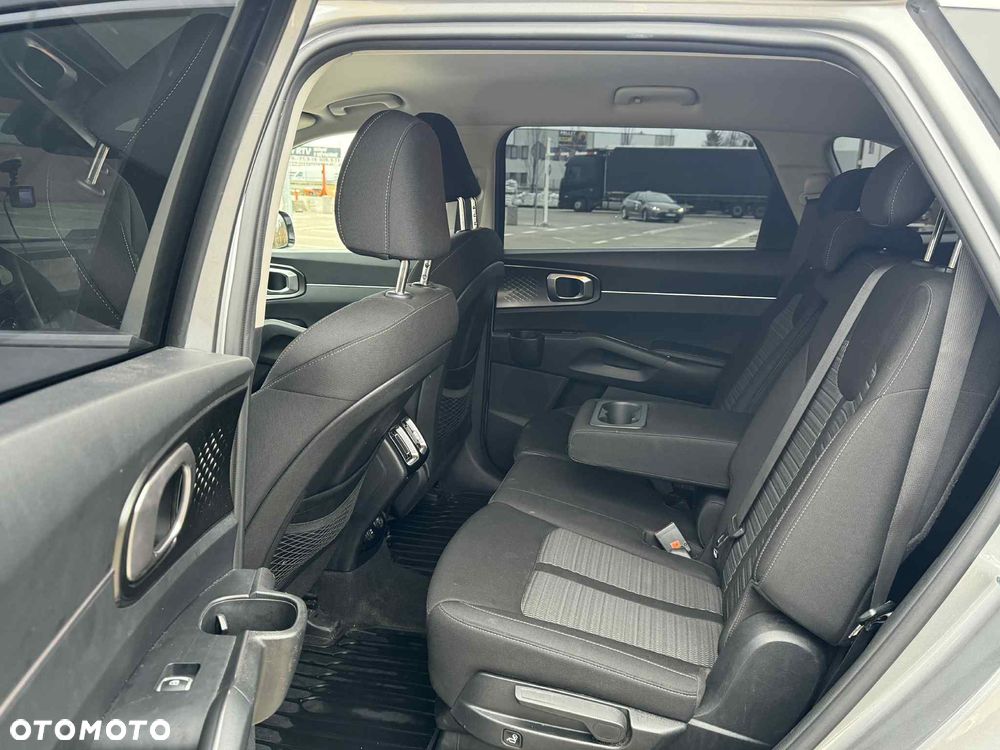 Kia Sorento 1.6 T-GDI HEV M 7os - 10