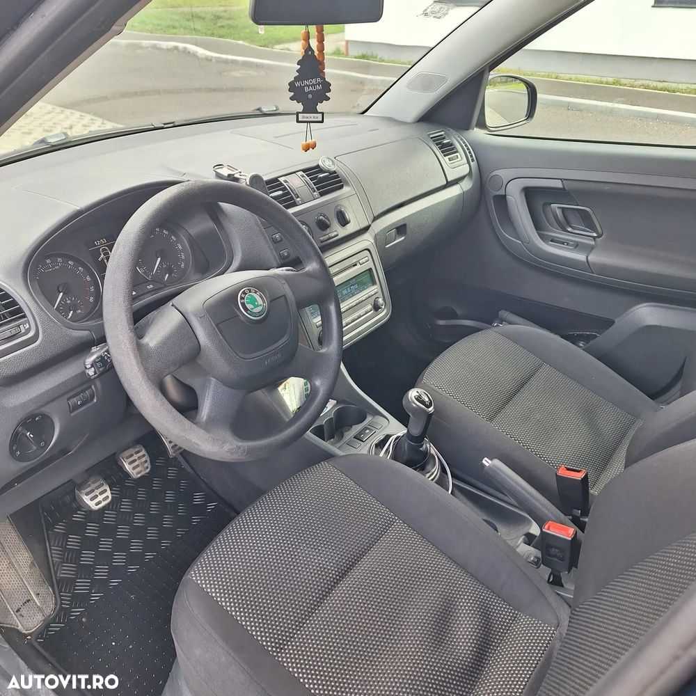 Skoda Roomster 1.6 TDI DPF Scout PLUS EDITION - 2