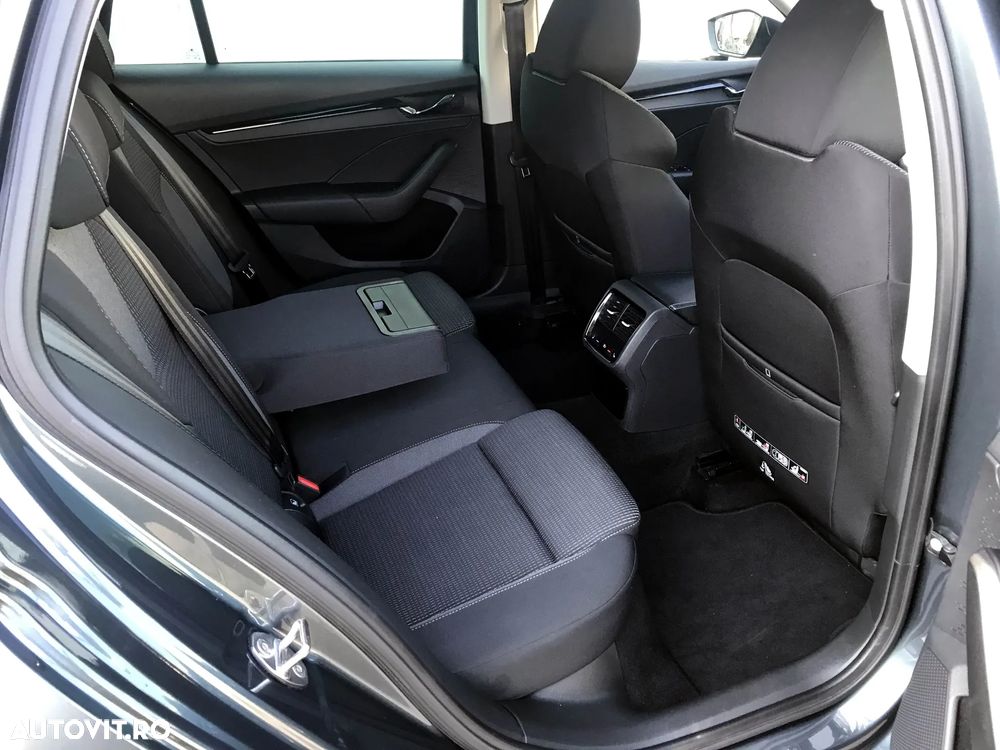 Skoda Octavia 2.0 TDI ELEGANCE DSG - 10