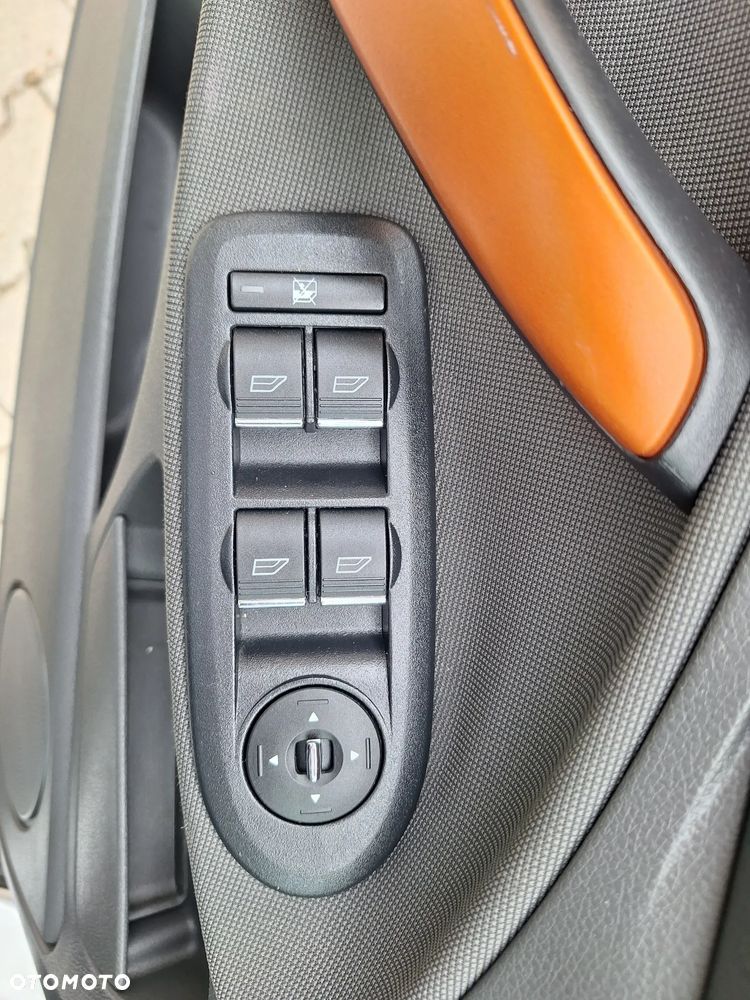 Ford Kuga - 23