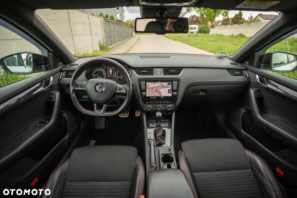 Skoda Octavia 2.0 TDI DSG RS - 35