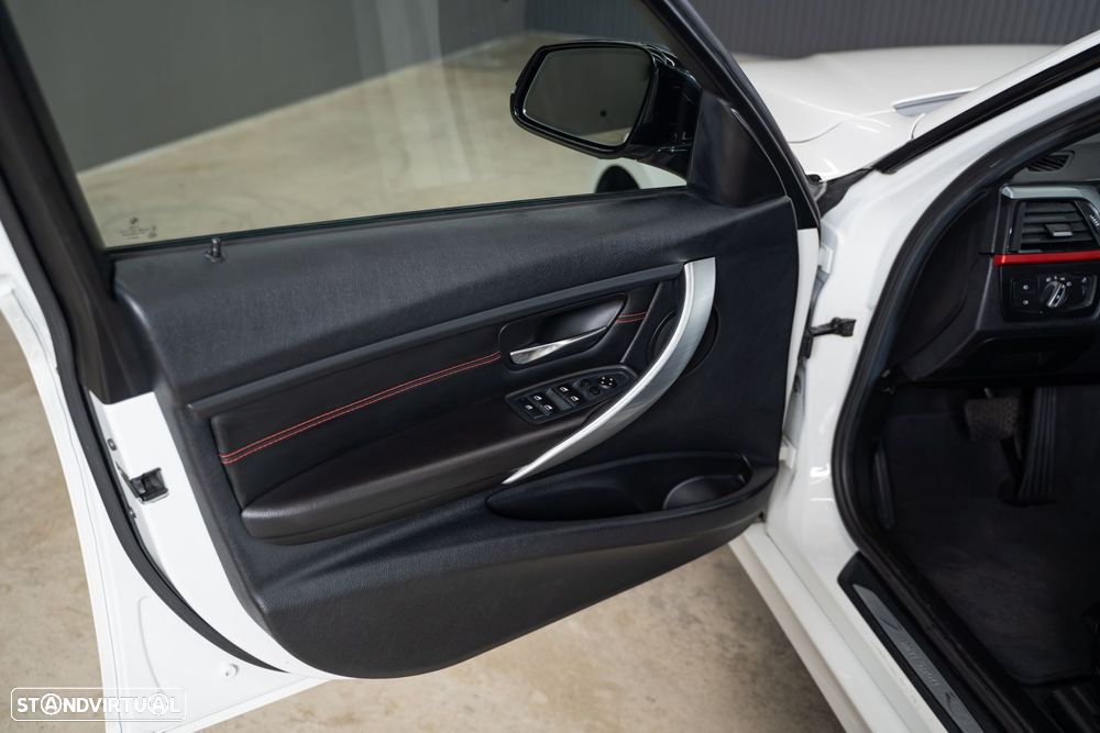 BMW 320 d Auto Line Sport - 19