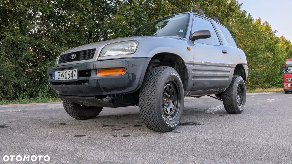 Toyota RAV4 2.0 - 5