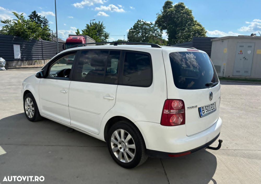 Volkswagen Touran 2.0 TDI DPF Highline DSG - 5
