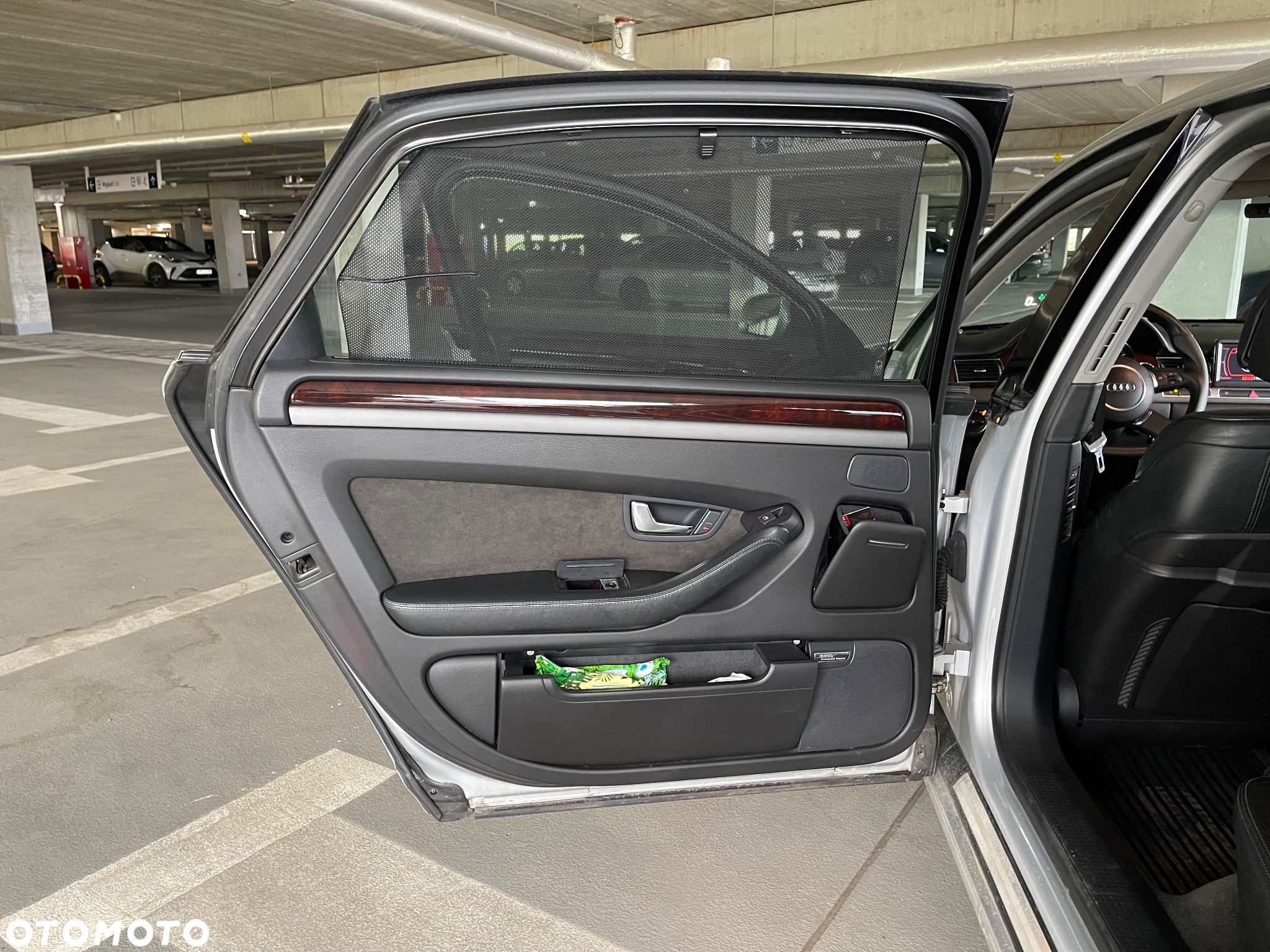 Audi A8 4.2 L Quattro - 30