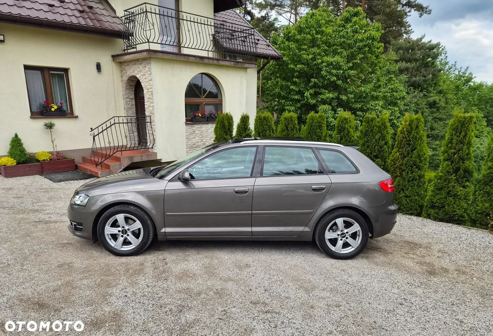Audi A3 Sportback 1.6 TDI DPF S tronic Ambiente - 6