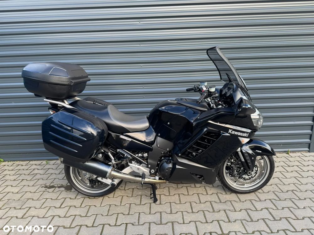 Kawasaki GTR - 2