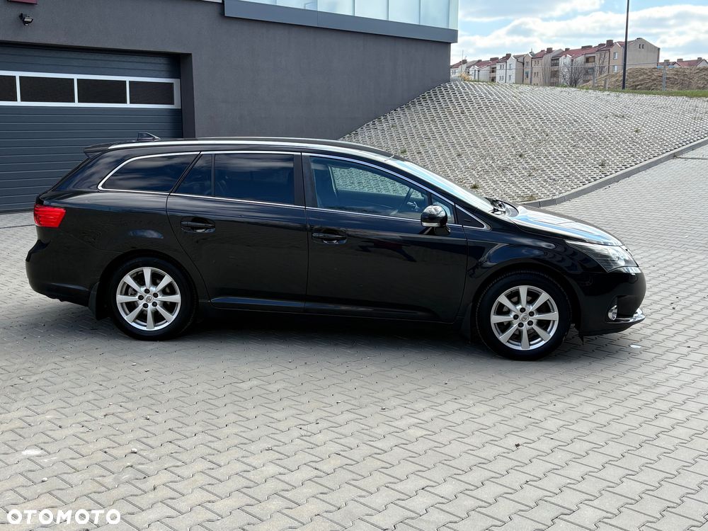 Toyota Avensis 1.8 Sol NAVI - 6