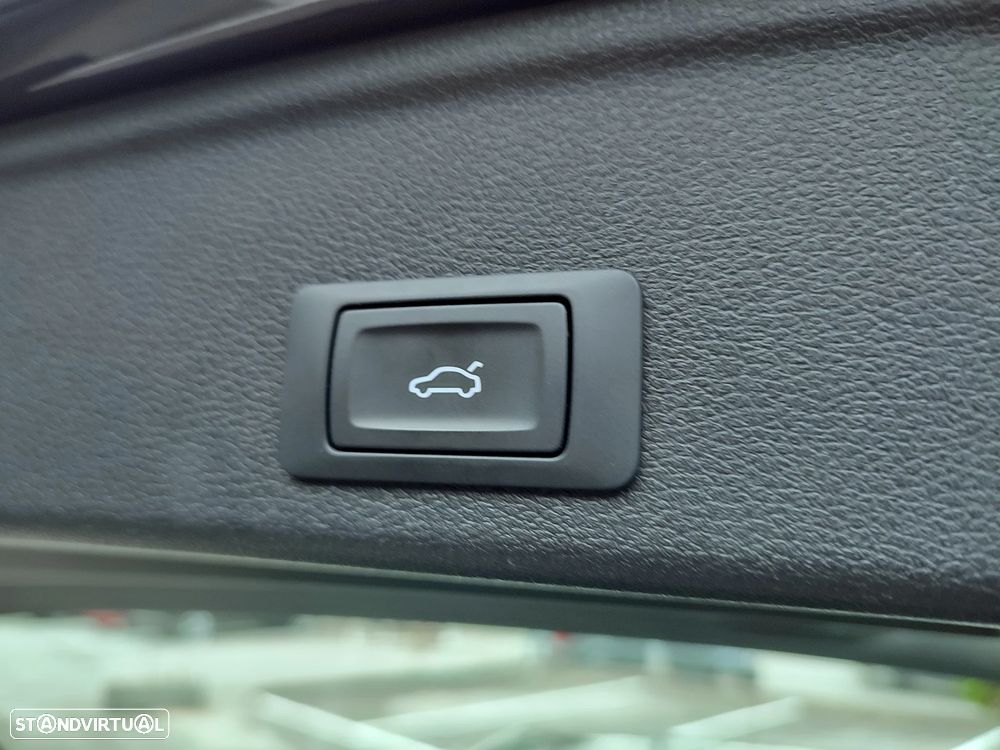 Audi A4 Avant 30 TDI S line S tronic - 24