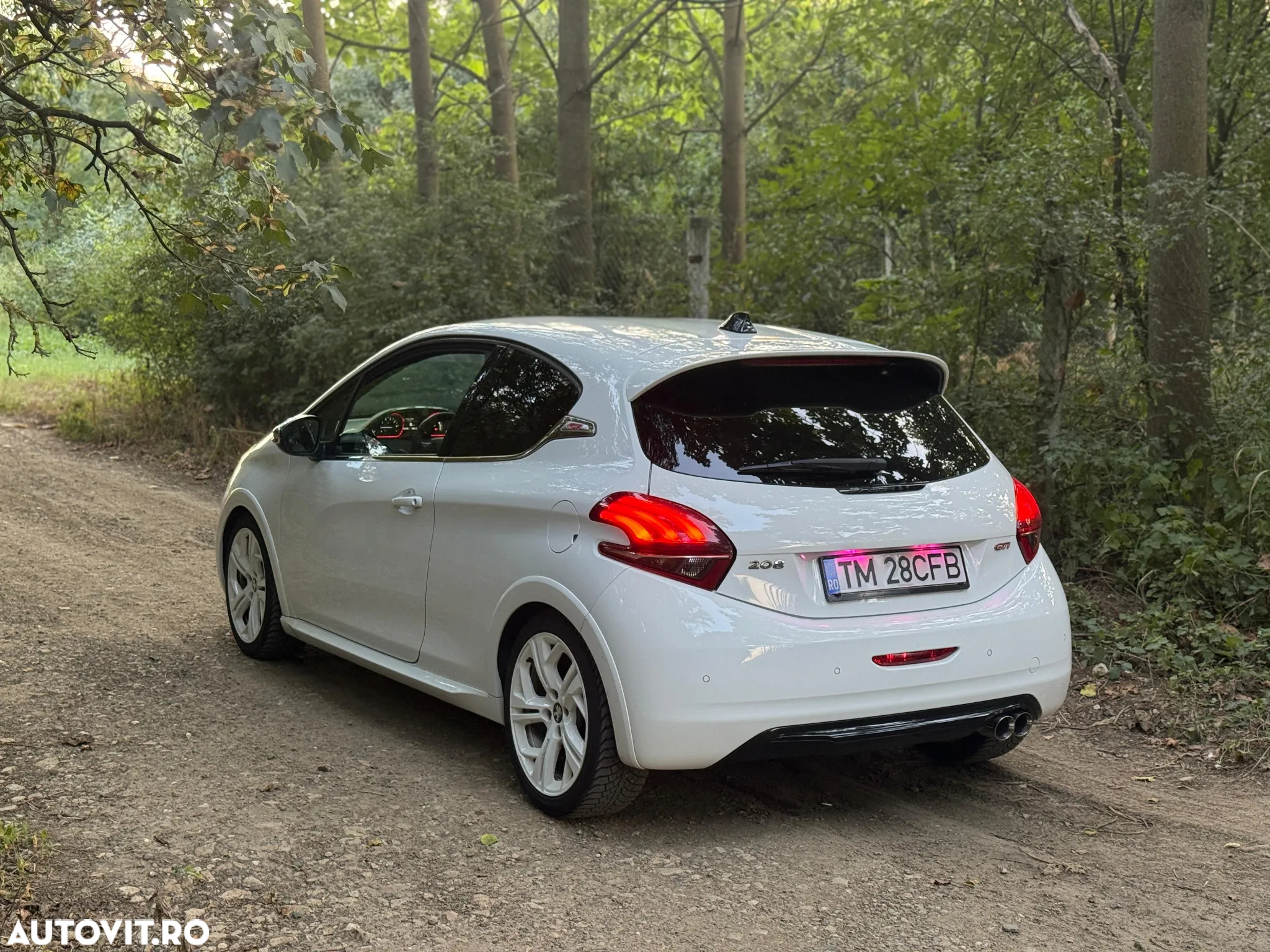 Peugeot 208 GTi 1.6 L THP - 5