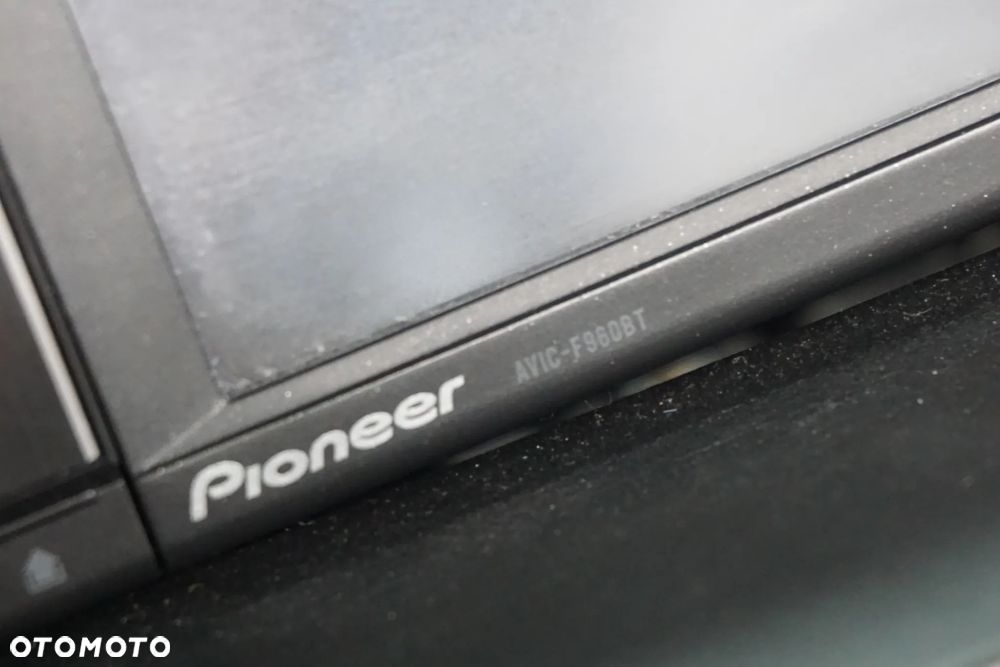 Kia Carens 1.7 CRDi M - 32