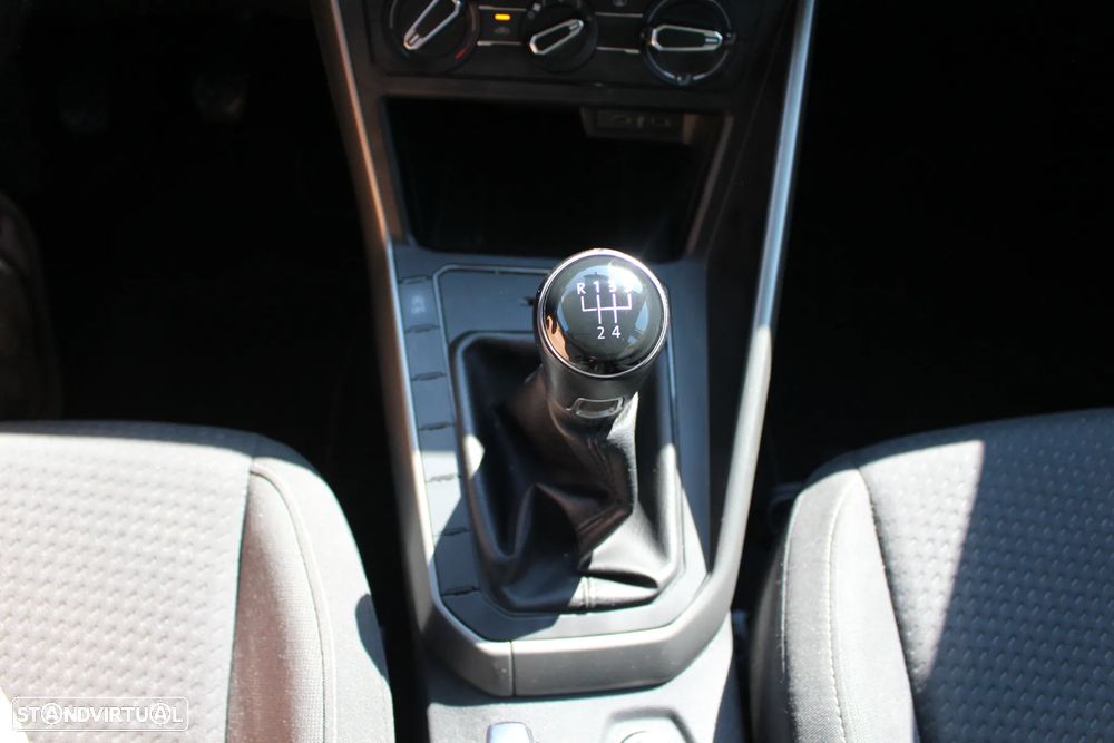 VW Polo 1.0 Confortline - 24