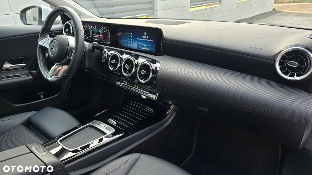 Mercedes-Benz CLA 200 7G-DCT - 6