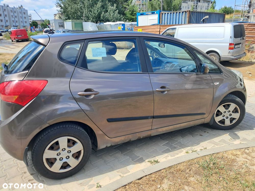 Kia Venga - 5