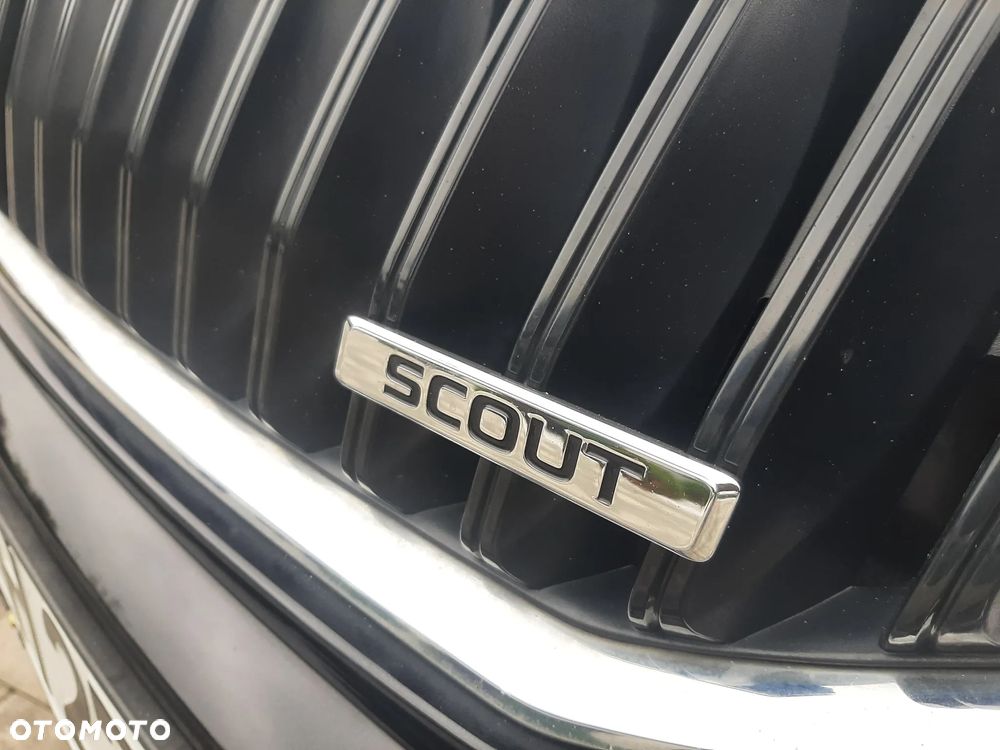 Skoda Octavia Combi 2.0 TDI 4x4 DSG Scout - 11