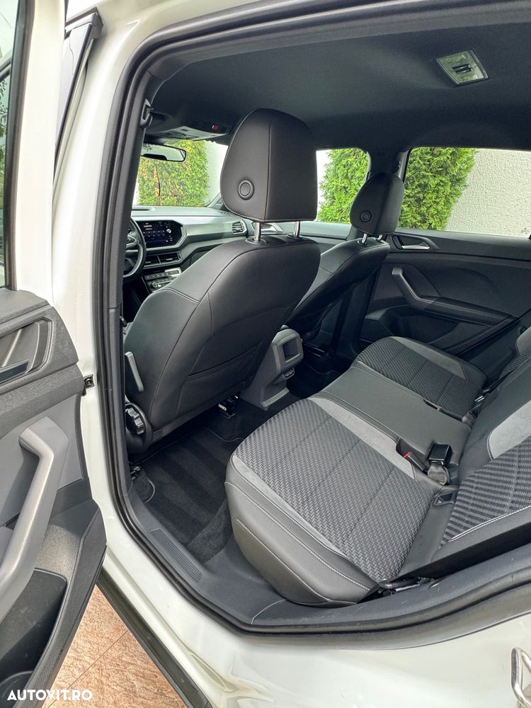 Volkswagen T-Cross - 14