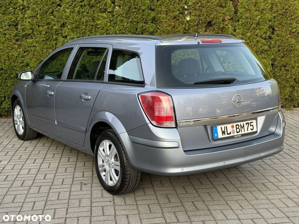 Opel Astra 1.6 Caravan Enjoy - 12