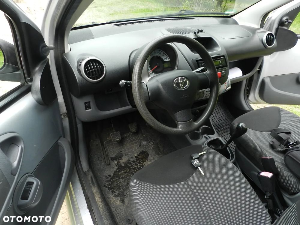 Toyota Aygo - 13