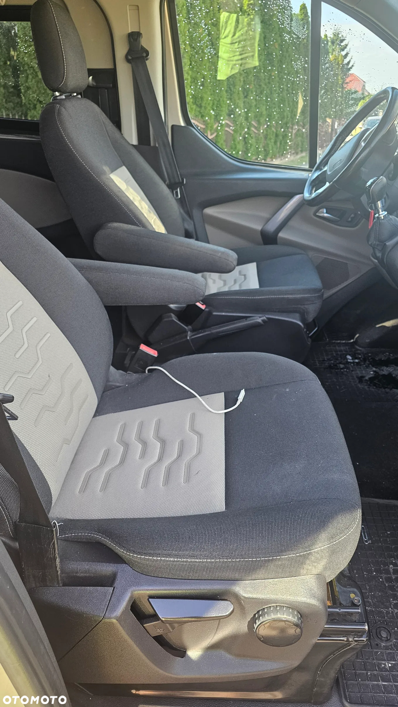 Ford Tourneo Custom - 9