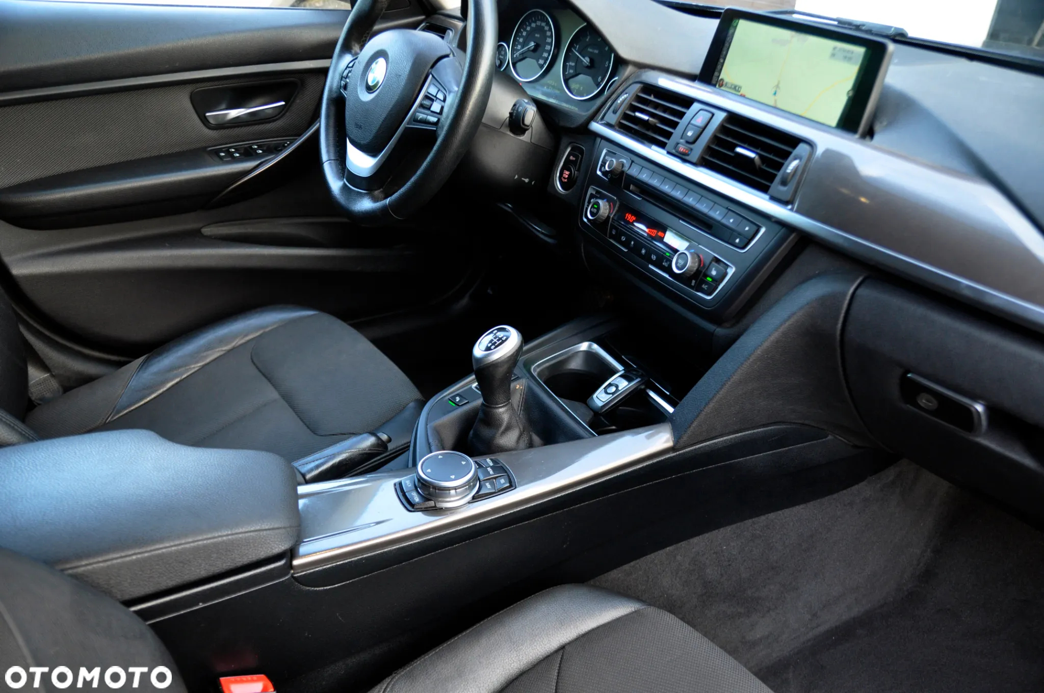 BMW Seria 3 318d Sport Line - 8