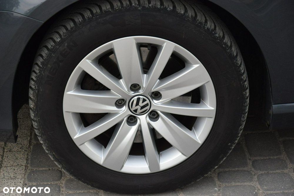 Volkswagen Passat - 10