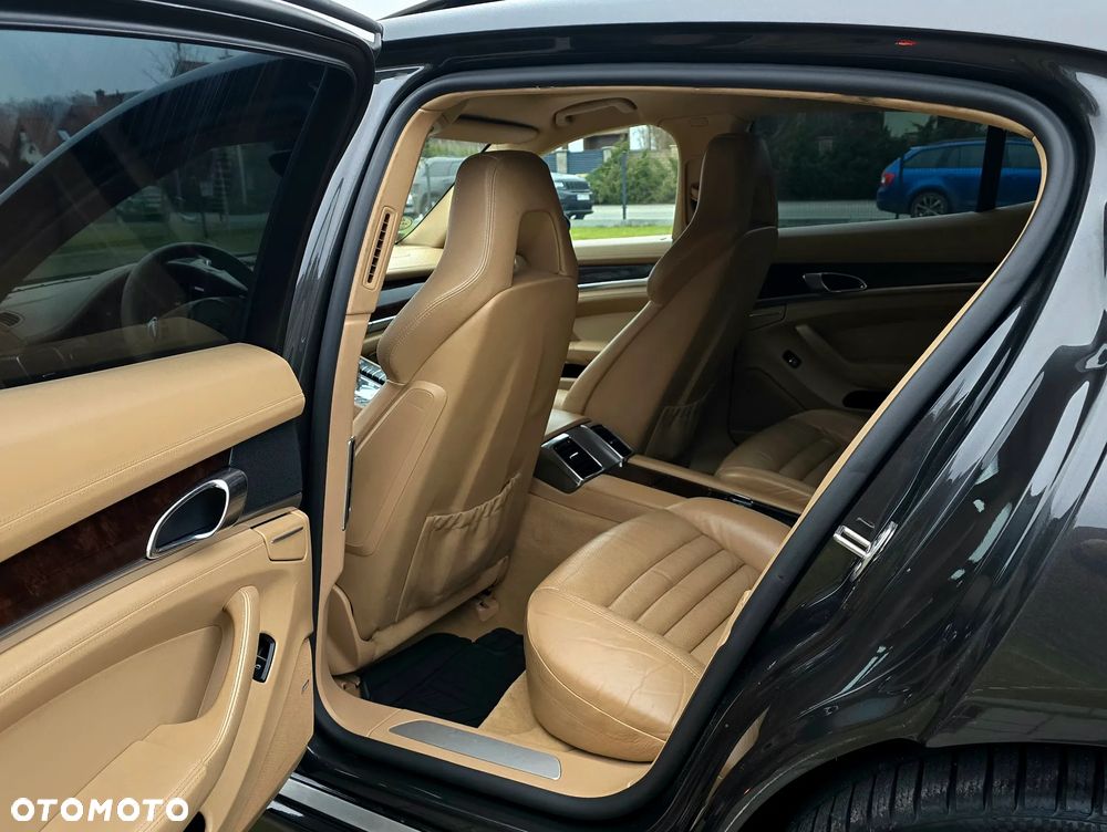 Porsche Panamera 4S PDK - 14