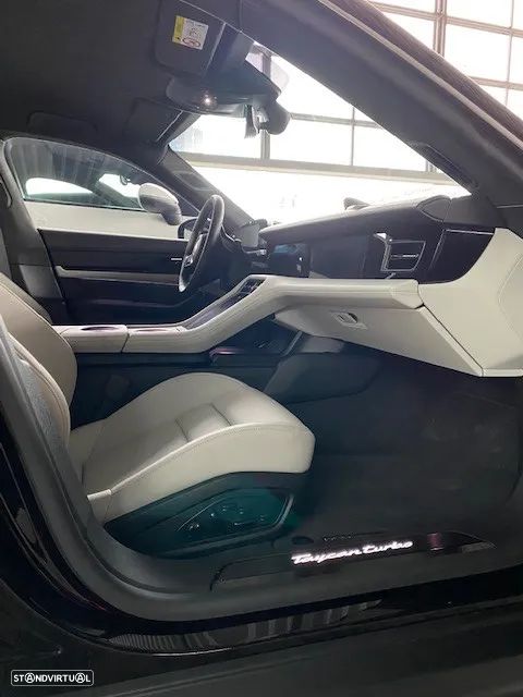 Porsche Taycan Turbo - 4