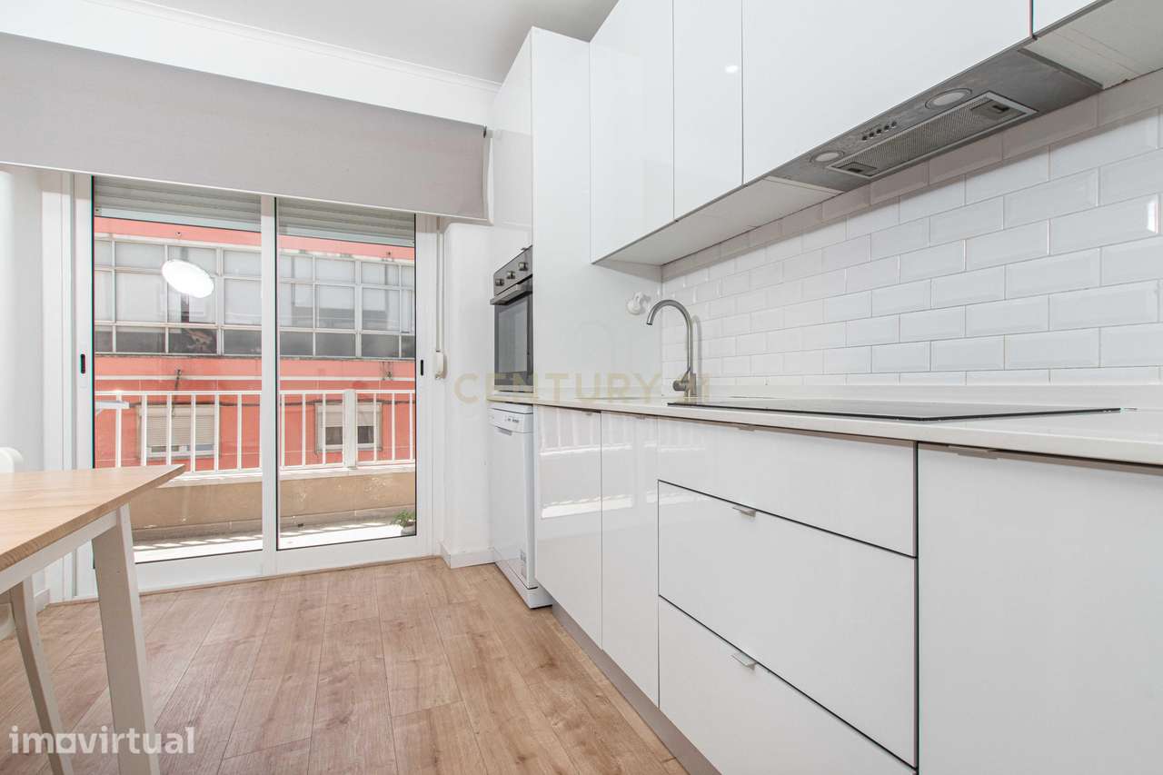 Apartamento T3 remodelado no Casal de São Brás , Amadora - Grande imagem: 3/23