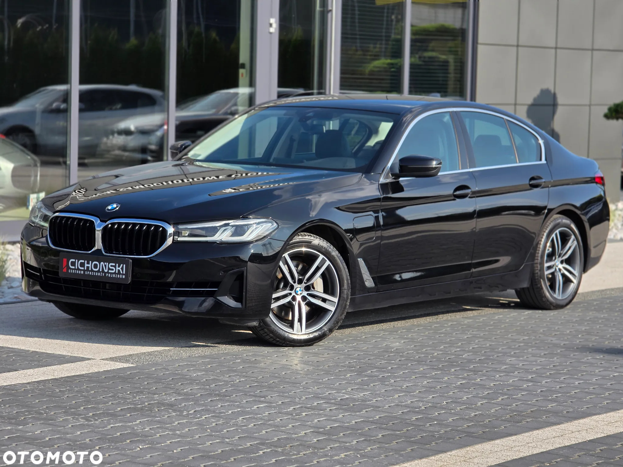 BMW Seria 5 530i xDrive mHEV Luxury Line sport - 9