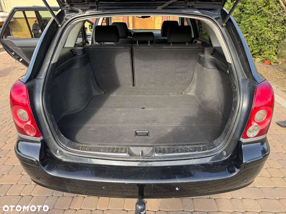 Toyota Avensis 1.8 VVT-i Sol - 14