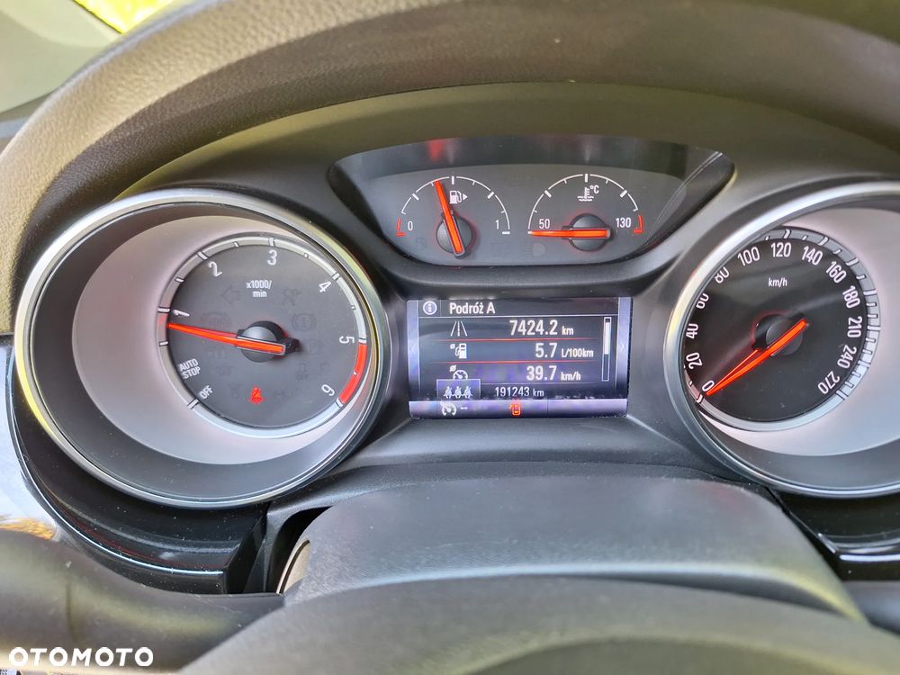 Opel Astra 1.6 CDTI Dynamic S&S - 9