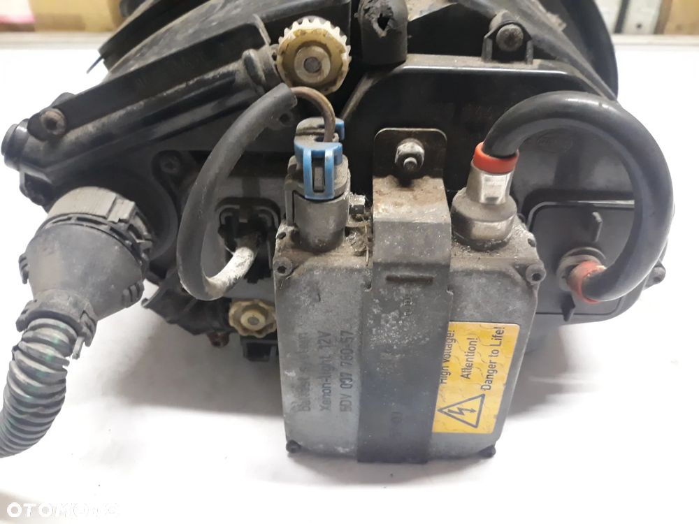 LAMPA PRAWY PRZÓD LANCIA THESIS XENON 154926-00 - 5