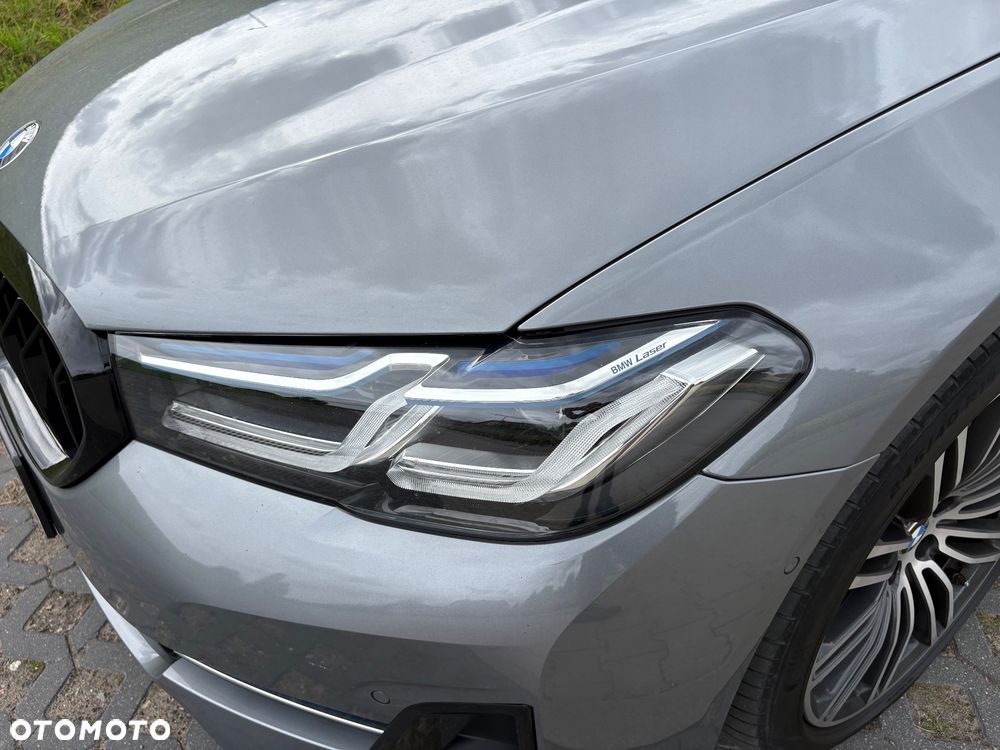 BMW Seria 5 520d xDrive - 5