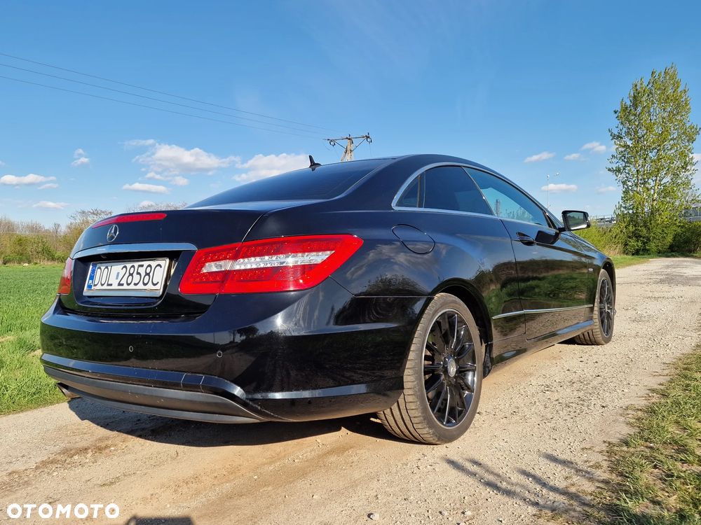 Mercedes-Benz Klasa E 200 CGI BlueEff - 6