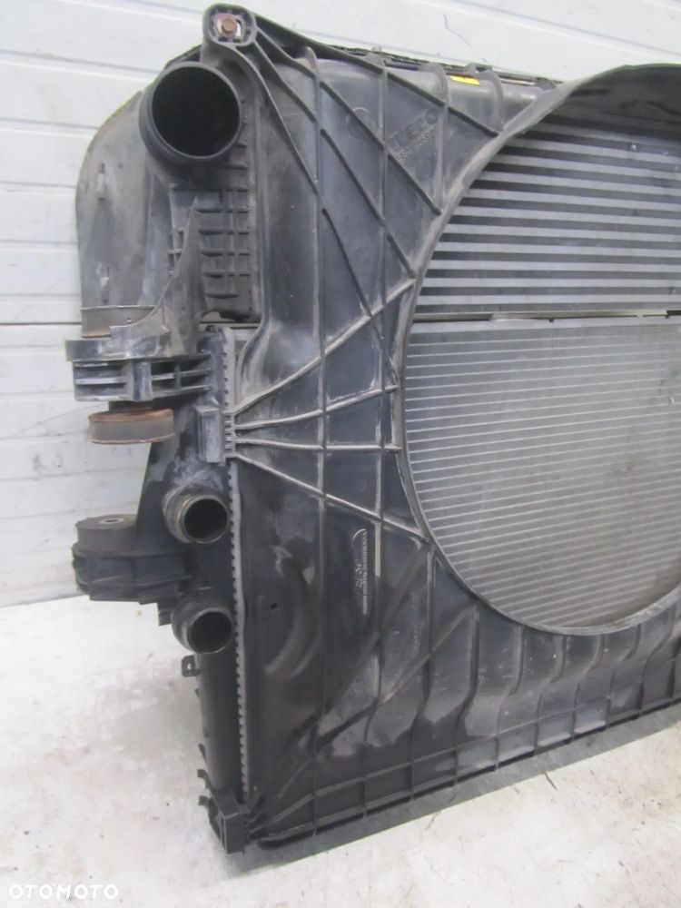 Iveco Daily 16->3.0 HPI EURO 6 komplet chłodnic-obudowa wentylatorów - 3