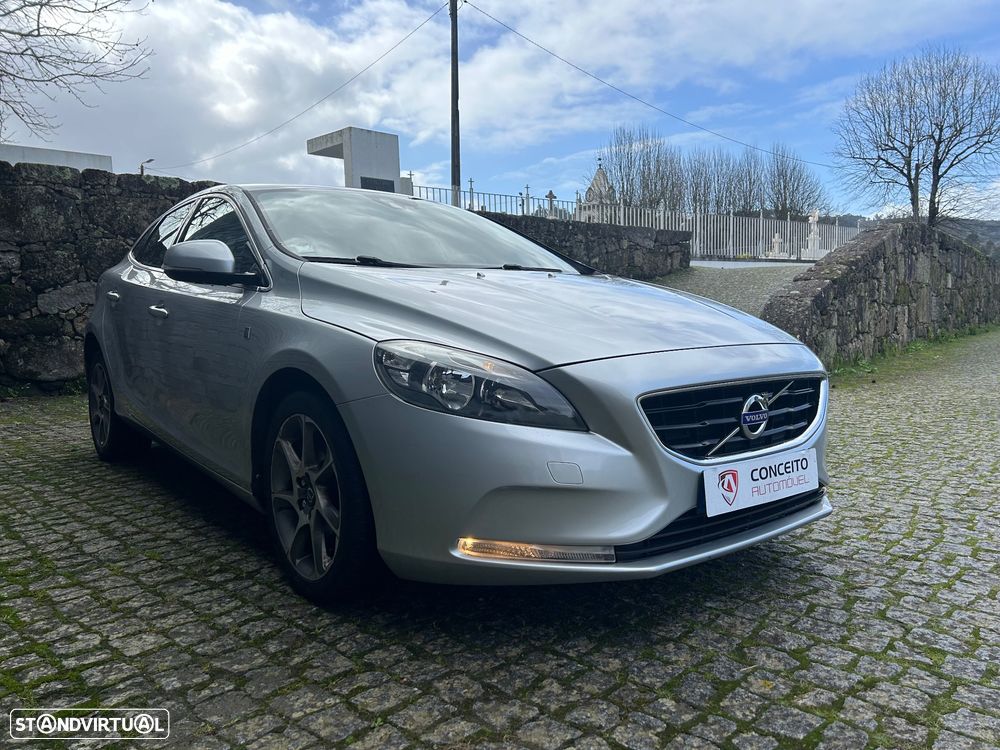 Volvo V40 2.0 D2 Momentum Eco - 4