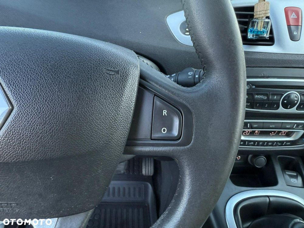 Renault Grand Scenic - 18