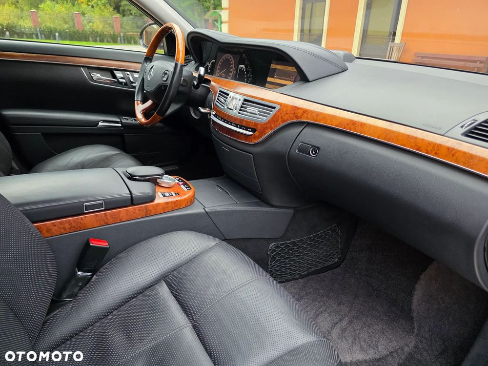 Mercedes-Benz S-Class 2006 photo 3