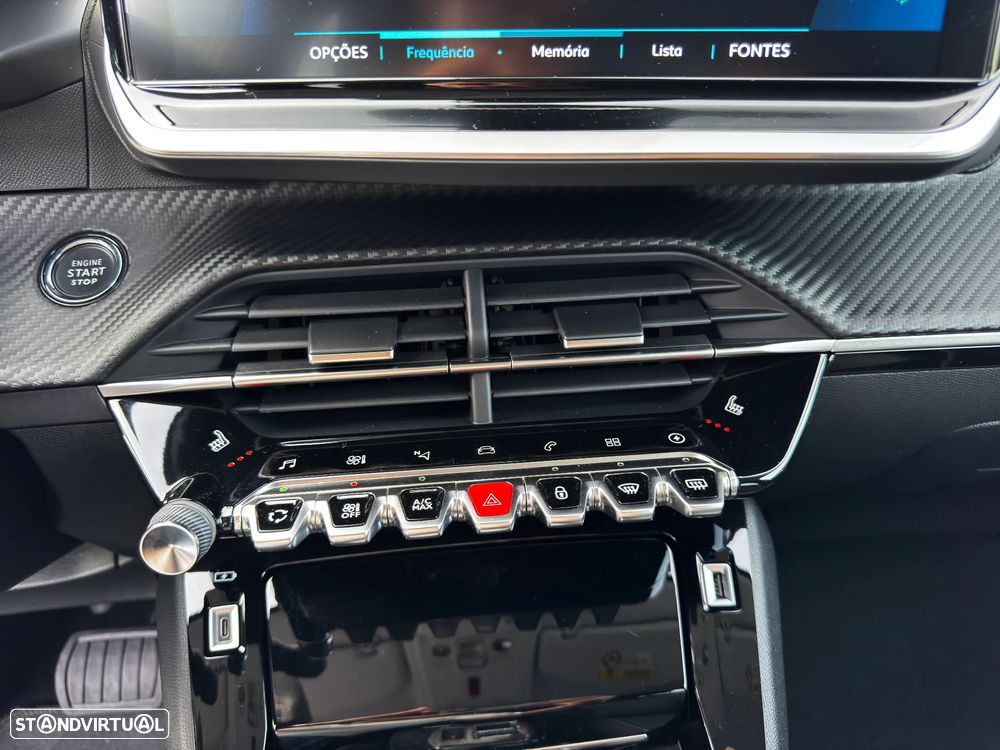 Peugeot e-208 Allure - 33