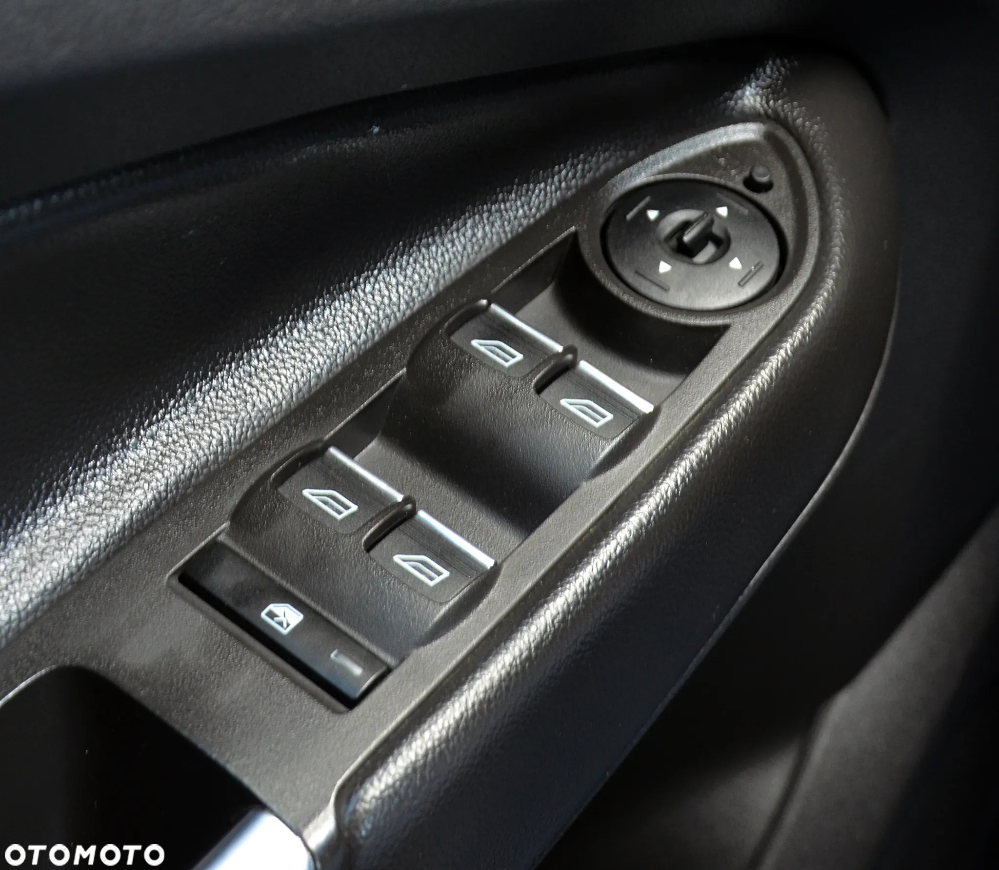 Ford Kuga 2.0 TDCi 2x4 SYNC - 16