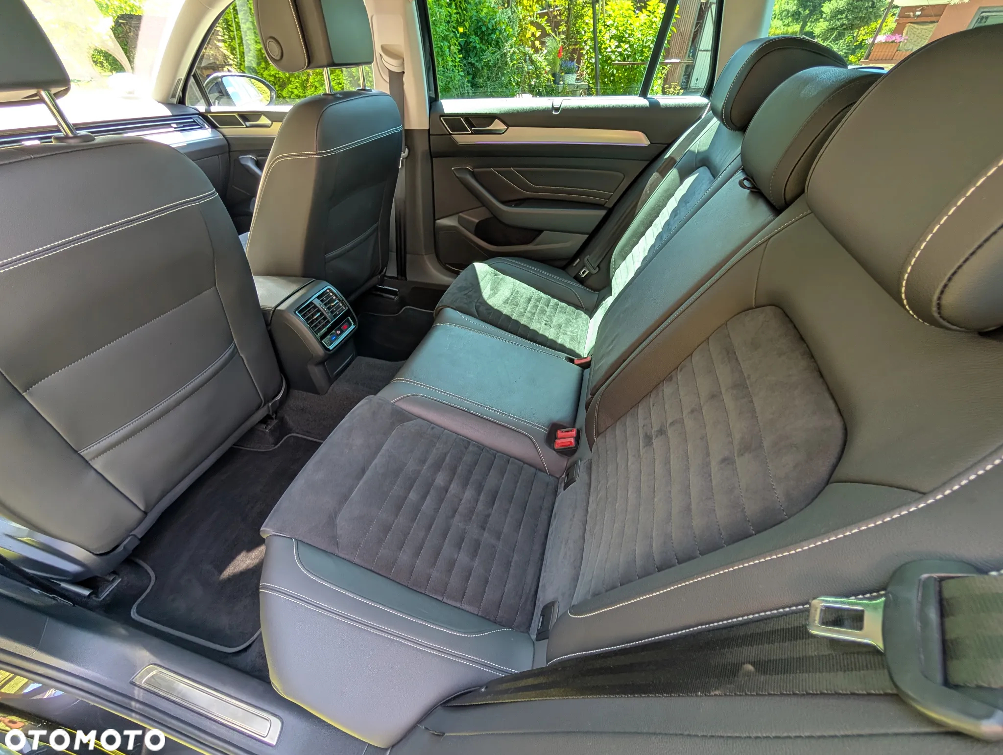 Volkswagen Passat - 13