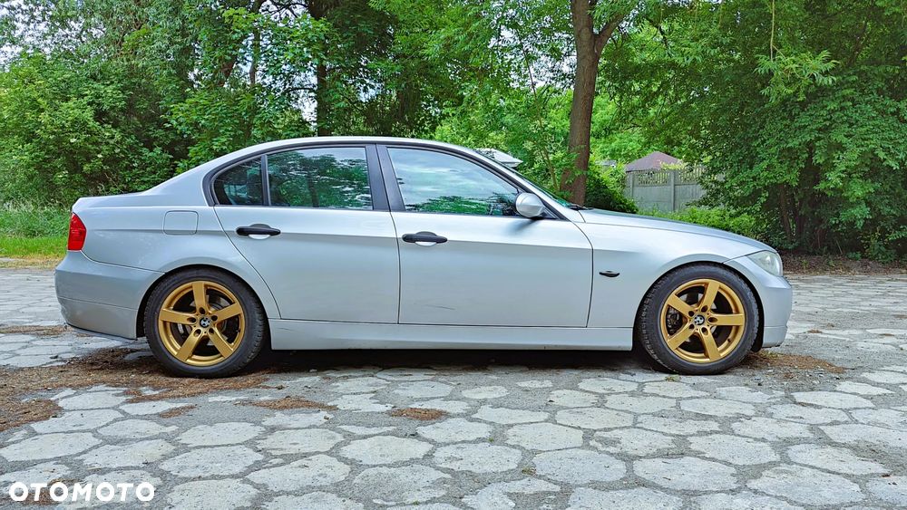 BMW Seria 3 320i - 4