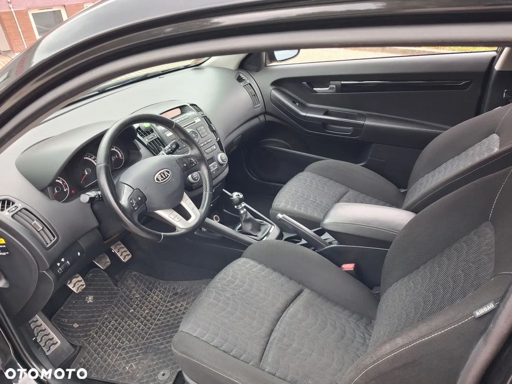 Kia Ceed 1.6 CVVT Dream-Team Edition - 10
