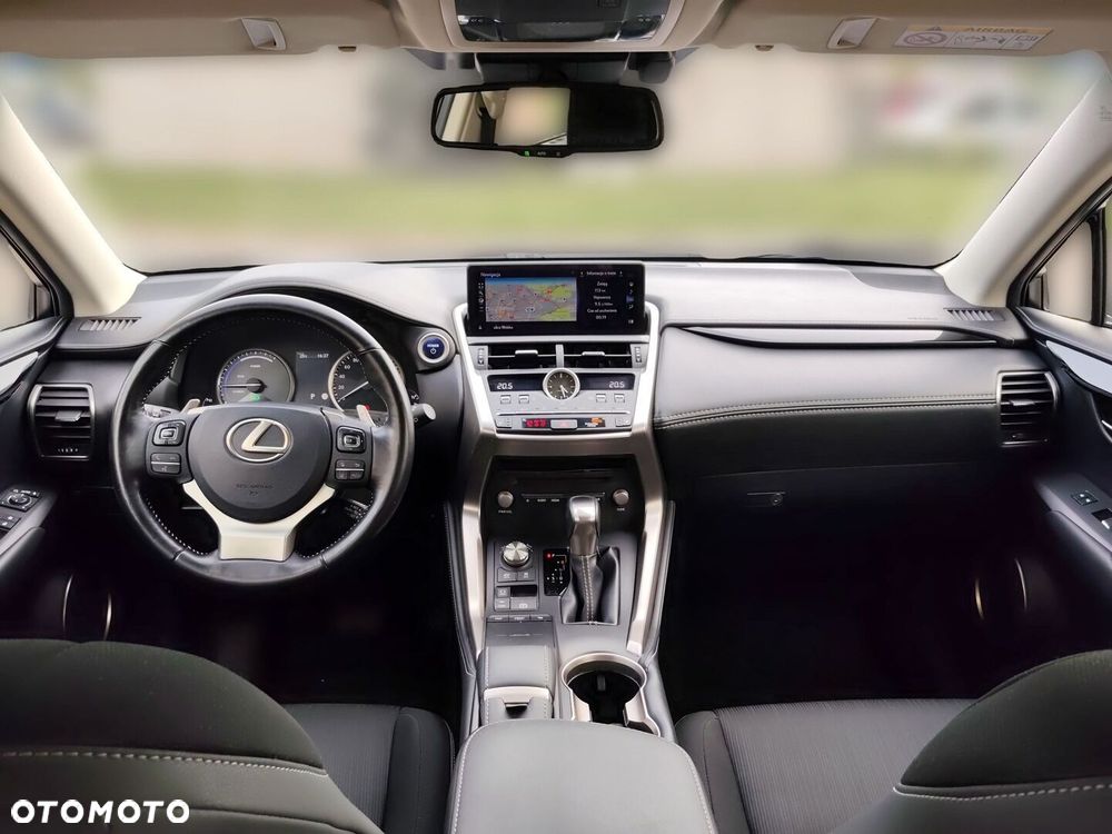 Lexus NX 300h Business Edition AWD - 3