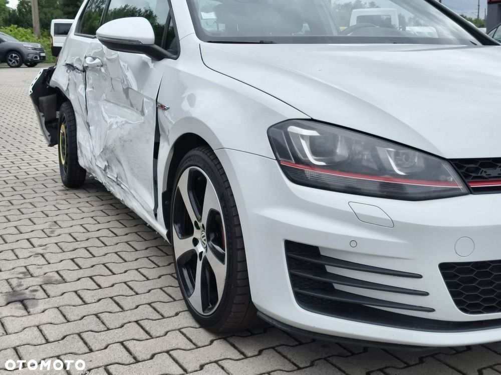 Volkswagen Golf - 20
